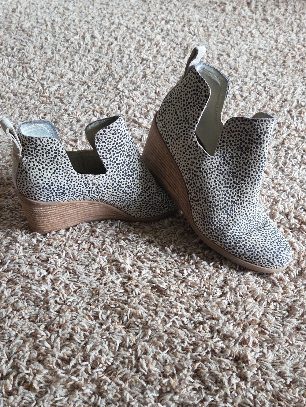 Tom's Wedge Ankle Booties in Cream Speckle - Women